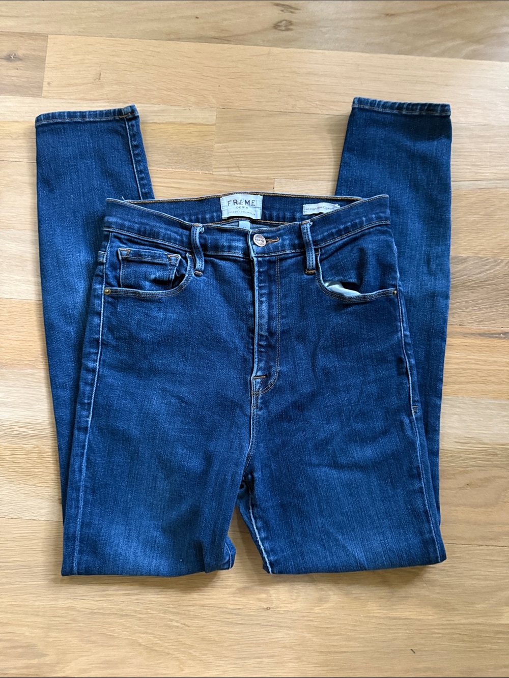 Frame Ali High Rise Cigarette Jeans